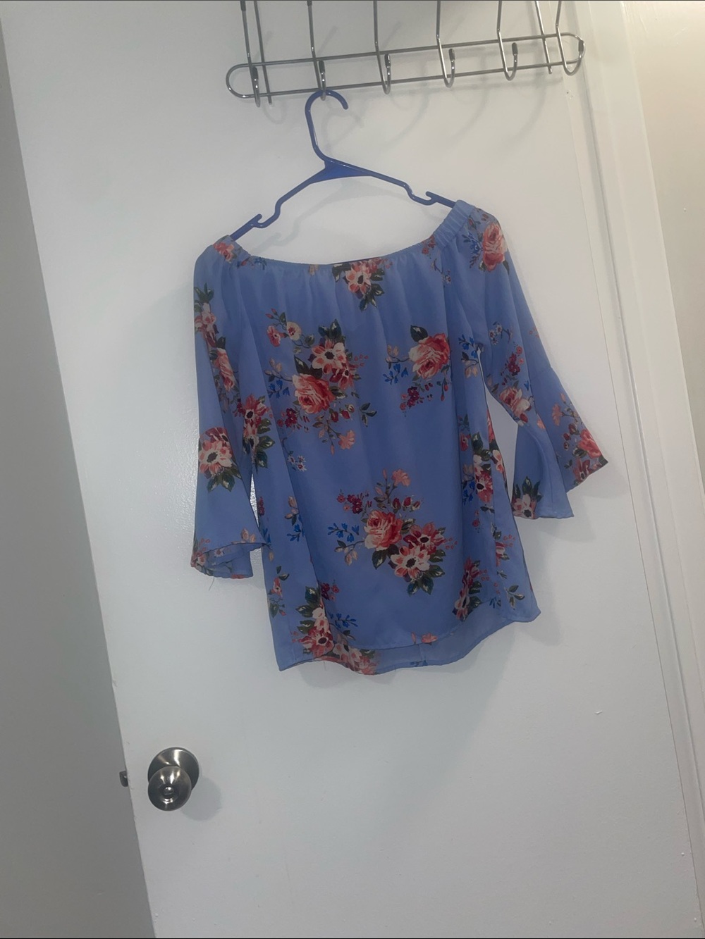 Size medium super cute buckle Floral Off-Shoulder Blue Women's Top